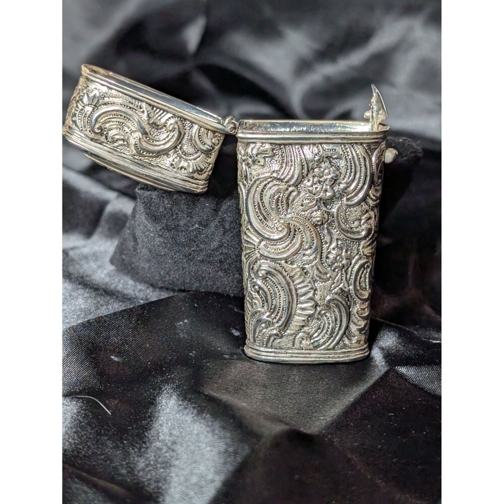Antique look 2005 Sterling Silver Ornate Repousse Lighter Case Holder Box